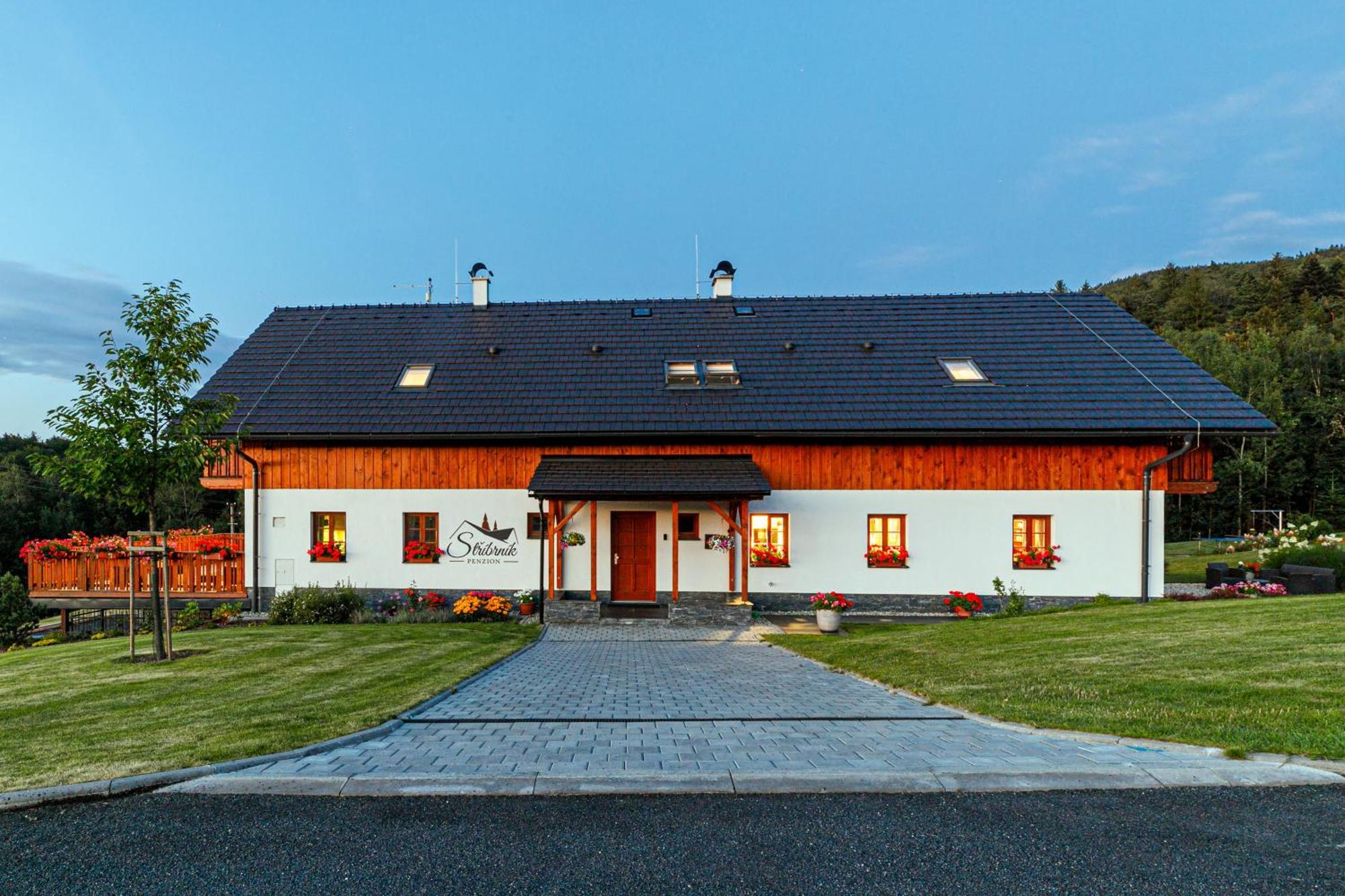 Penzion Stribrnik Krásná エクステリア 写真